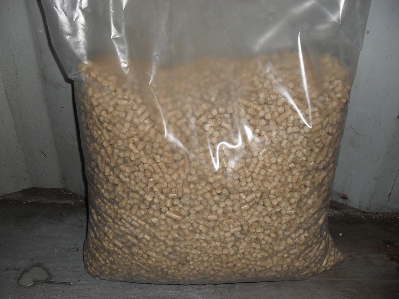 Древесный наполнитель из хвойных опилок по 15 кг розница