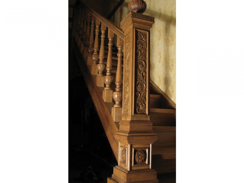 Фрезерованные элементы лестницы из ясеня