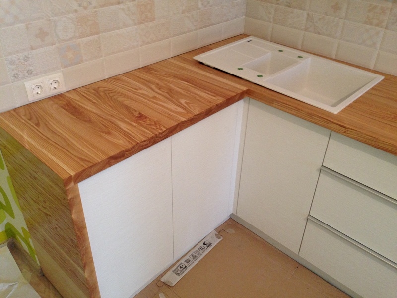 Столешница ясень под лаком Renner (Италия)