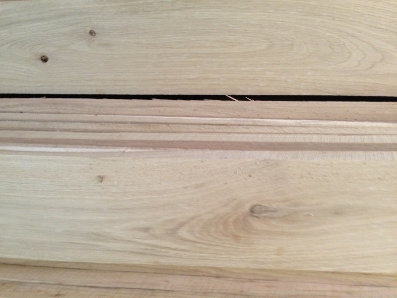 Доска строганная из дуба сучки