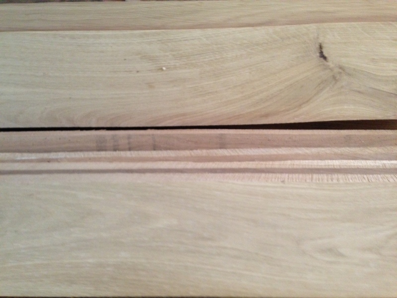 Доска строганная из дуба сучки