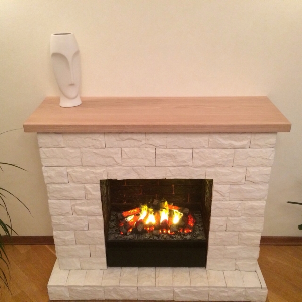 Отделка камина полкой массив