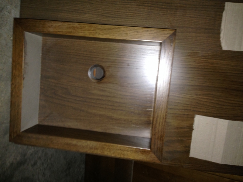 Столешница с раковиной из массива по лаком