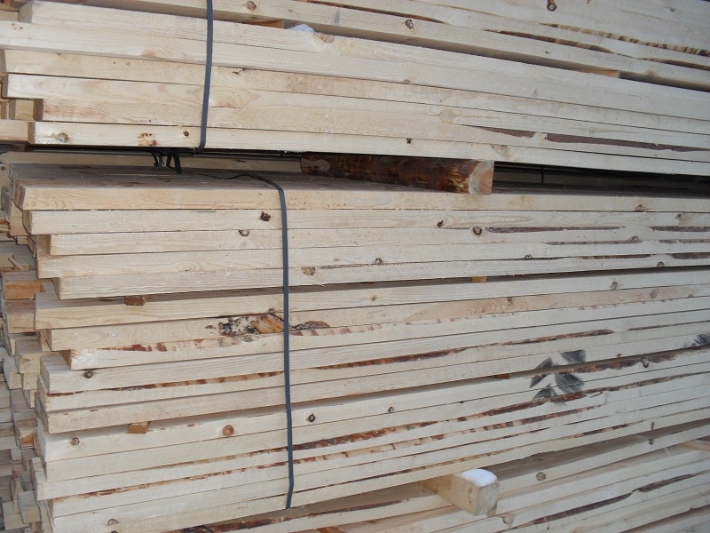 Доска обрезная ественной влажности  с  обзолом