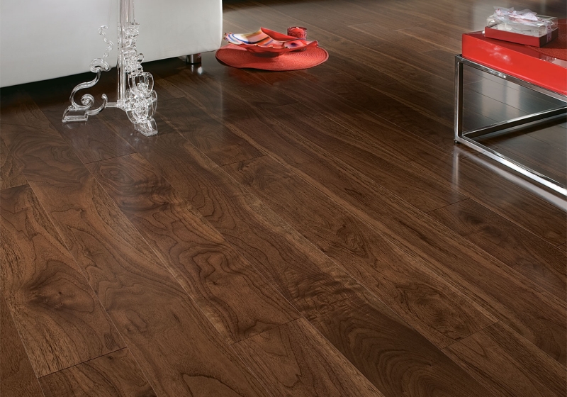 Массивная доска из американского ореха